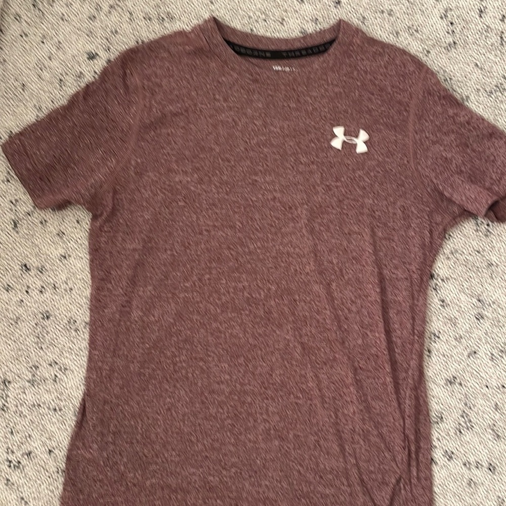 Under Armour boys shirt size YSM